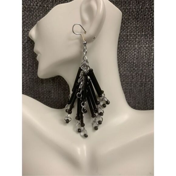 Handmade Straw Dangle Earrings - Picture 2 of 3